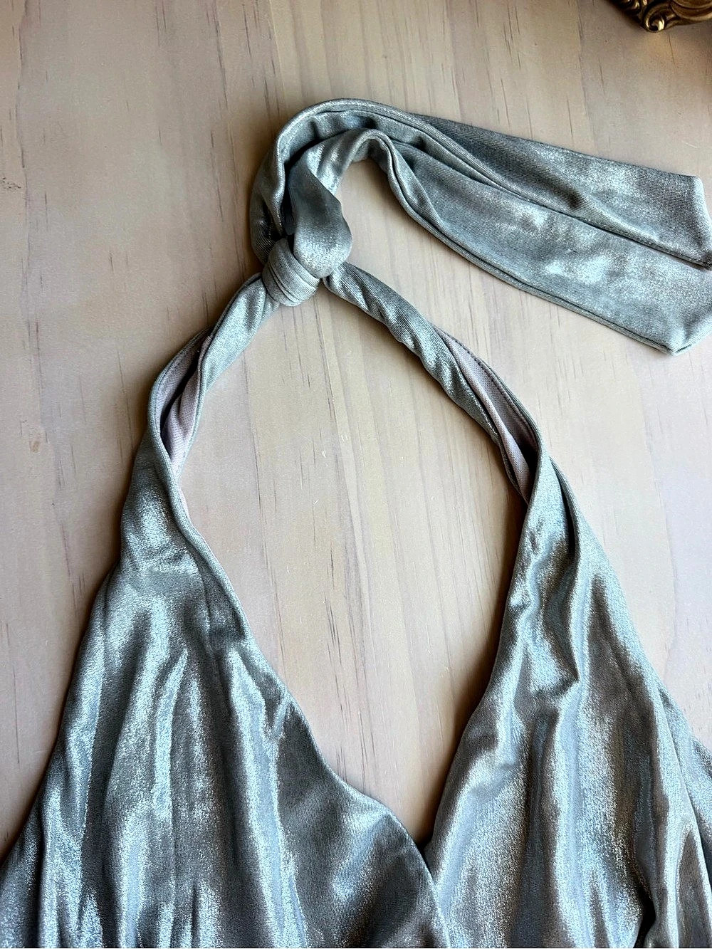 White House Black Market Halter Metallic Crop Top in Silver Size Small Like New - Picture 4 of 6